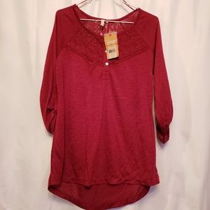 🤩NWT Red Camel Top🤩
